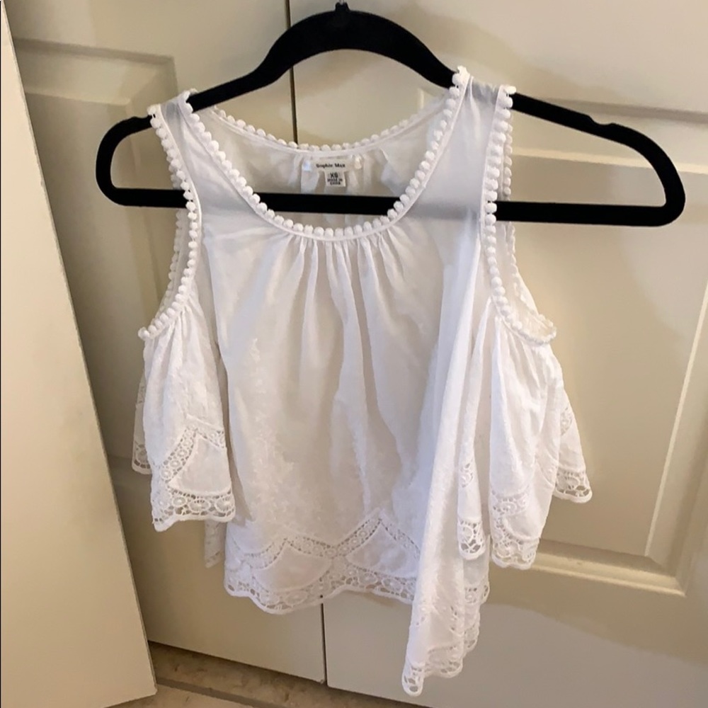 Sophie Max cold shoulder top. Size xs. White